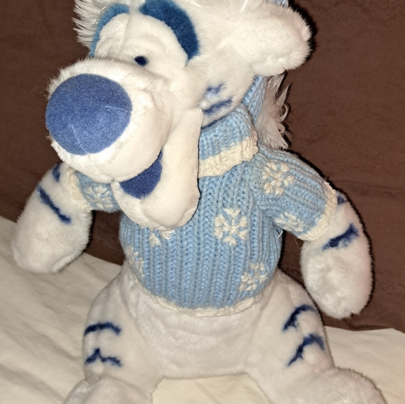 Disney Store Exclusive Blue/White Tigger - Picture 8 of 11